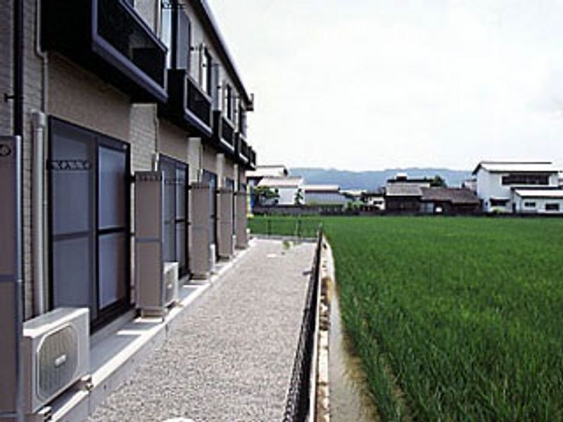 レオパレスウッズ春日 バルコニー