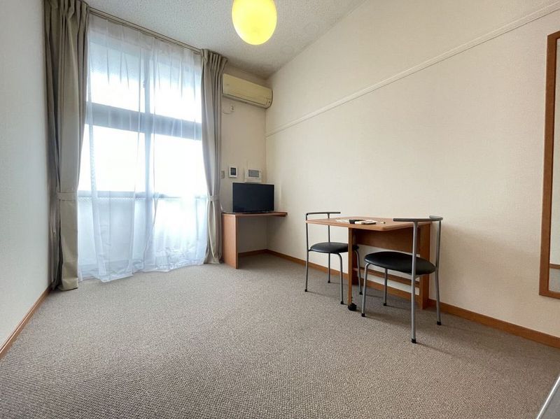 レオパレスレスペート 居間