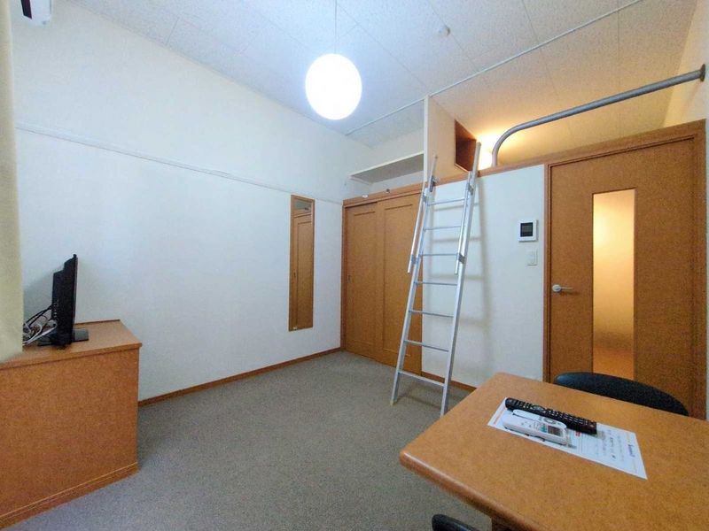 レオパレスＭｓフレーズ参番館 居間
