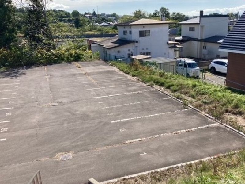 レオパレスセコ伍番館 駐車場