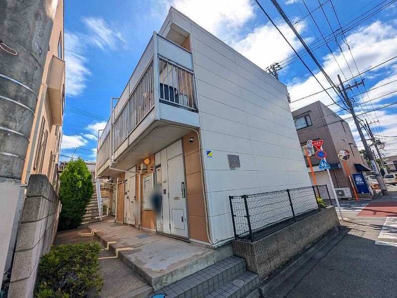 レオパレスシャルマン 外観