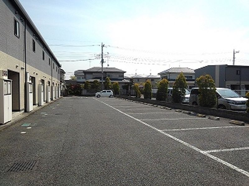 レオパレス松原 駐車場