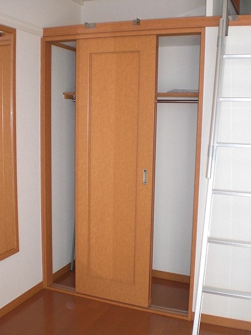 レオパレスオークヒルズⅡ 収納