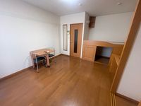 レオパレスもえぎ 居間