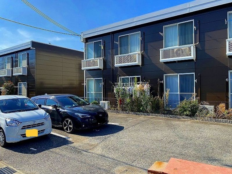 レオパレスサンヒルズ旭耀 駐車場