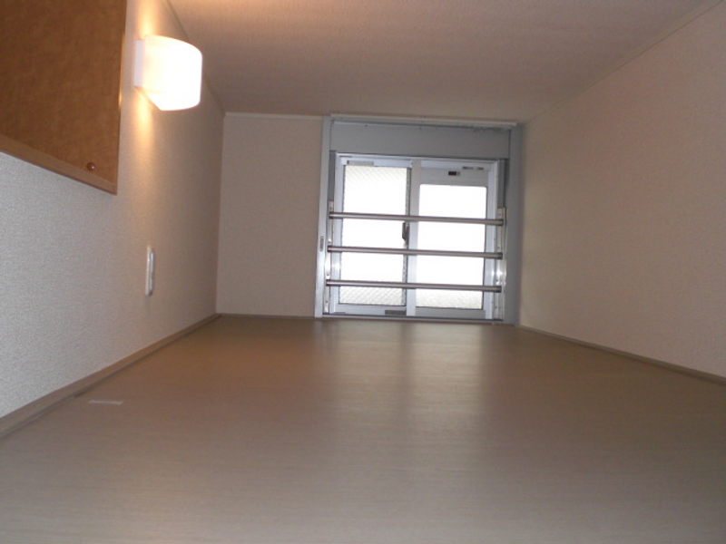 レオパレスシュペリュール エントランス