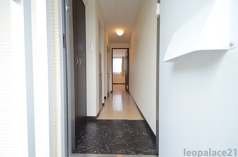 LEONEXT Takanawa Entrance