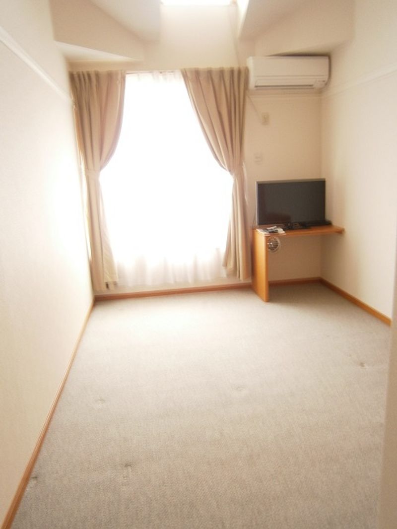 レオパレスセゾン 居間