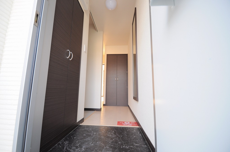 LEONEXT K House III Entrance