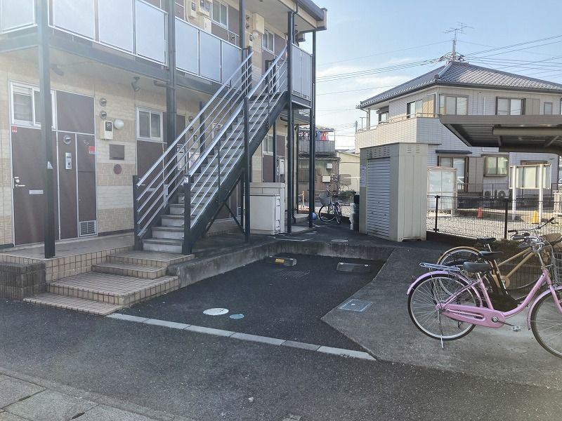 レオパレスイーストコート 駐車場
