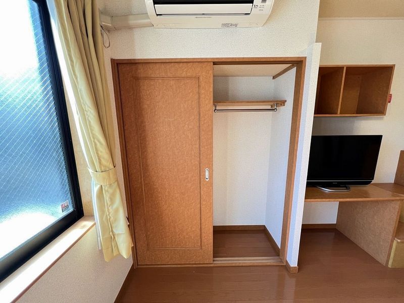 レオパレス壱番橋 収納