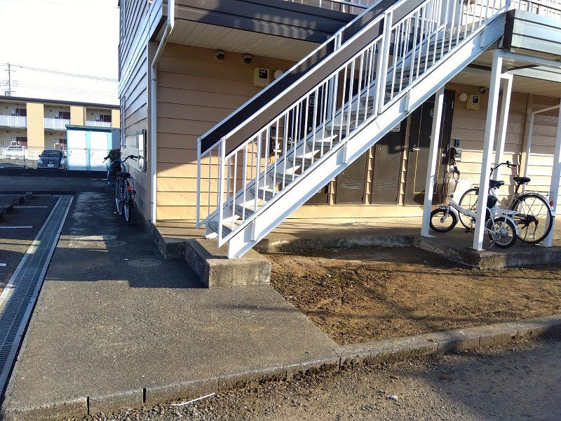レオパレスプレステージ エントランス