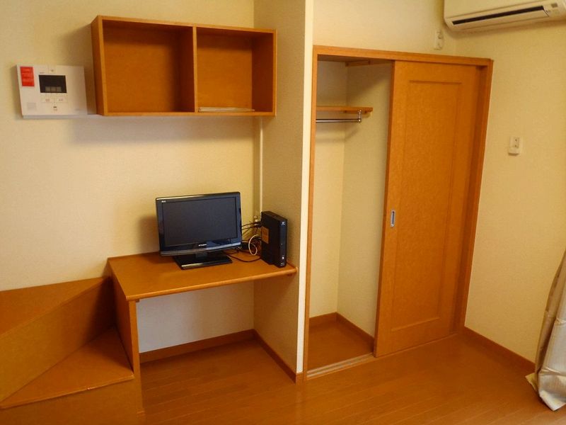 レオパレスウィステリア 収納