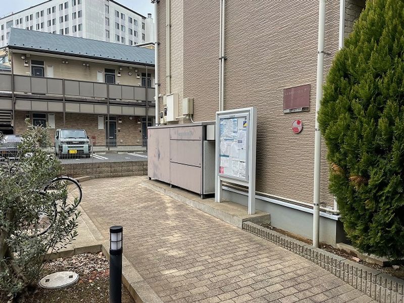 レオパレスヒル エントランス