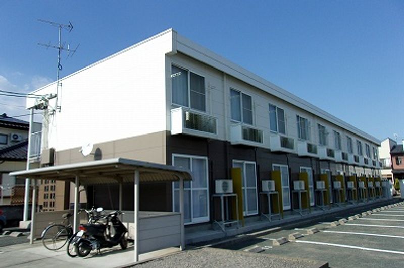 レオパレスユングフラウ 外観