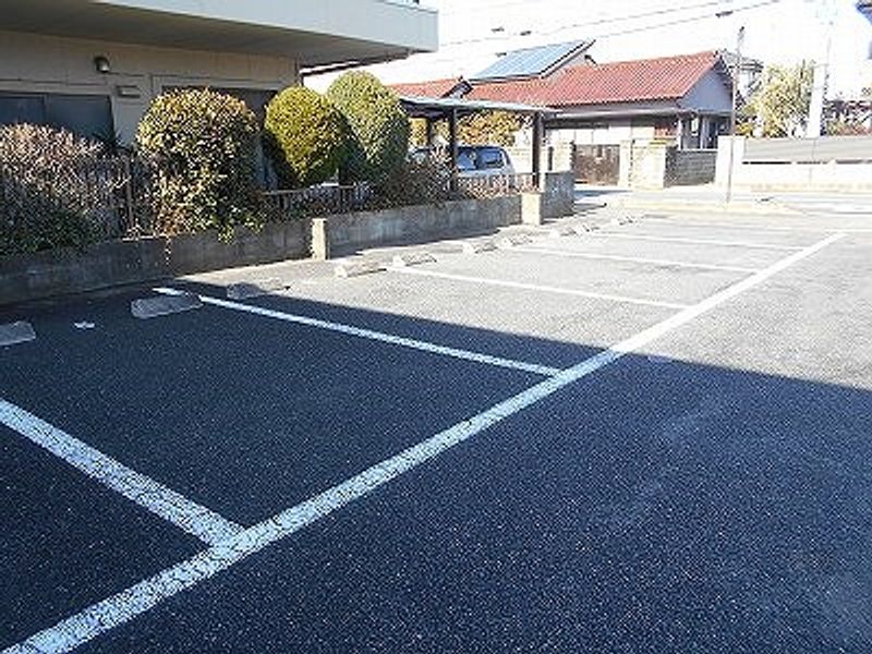 レオパレスエトワール　スズ 駐車場