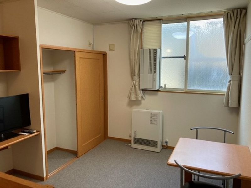 レオパレスタウンコート石川Ⅱ 居間