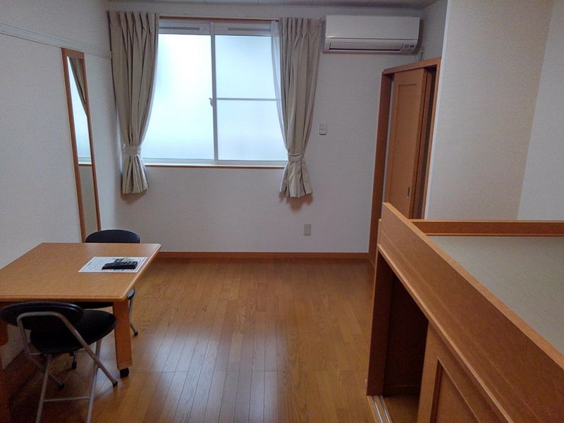 レオパレスブラン 居間