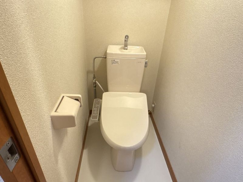 レオパレスアジサイ トイレ