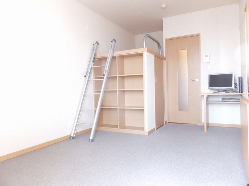 レオパレスとねねっと 居間