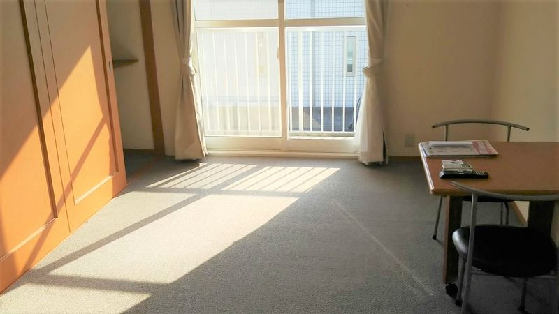 レオパレスＫａｗａｈａｒａｄａ 居間