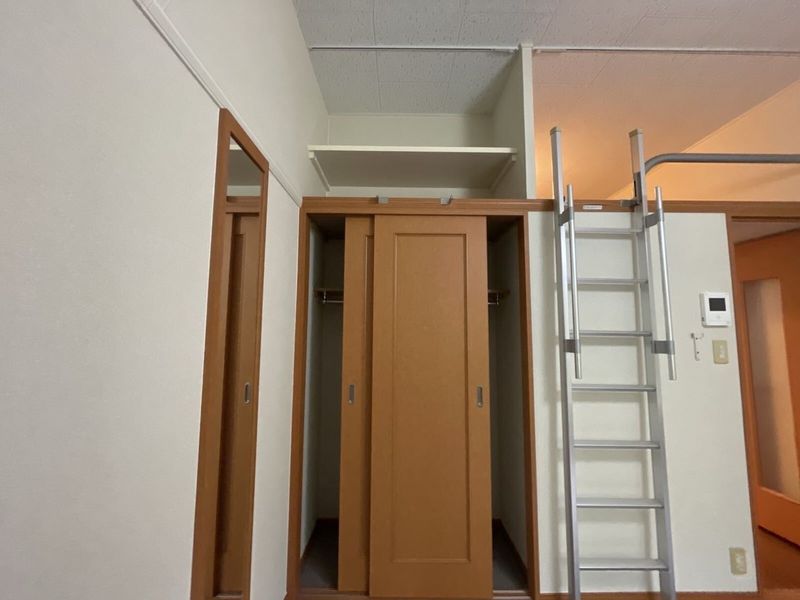 レオパレス谷万成 収納