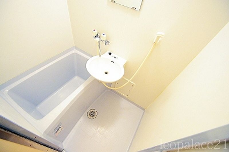 レオパレス大内 風呂