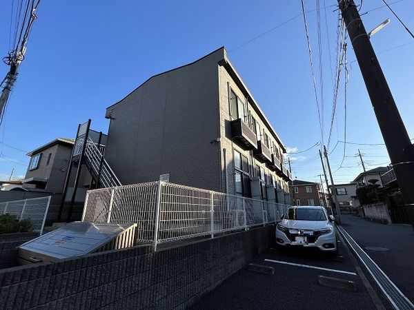 レオパレスエスベランサ 外観
