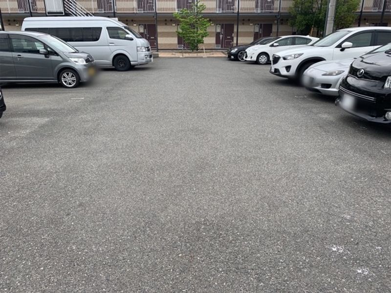 レオパレスエステートⅡ 駐車場