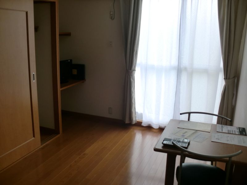 レオパレス樹木 居間