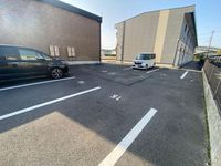 レオパレストビス 駐車場