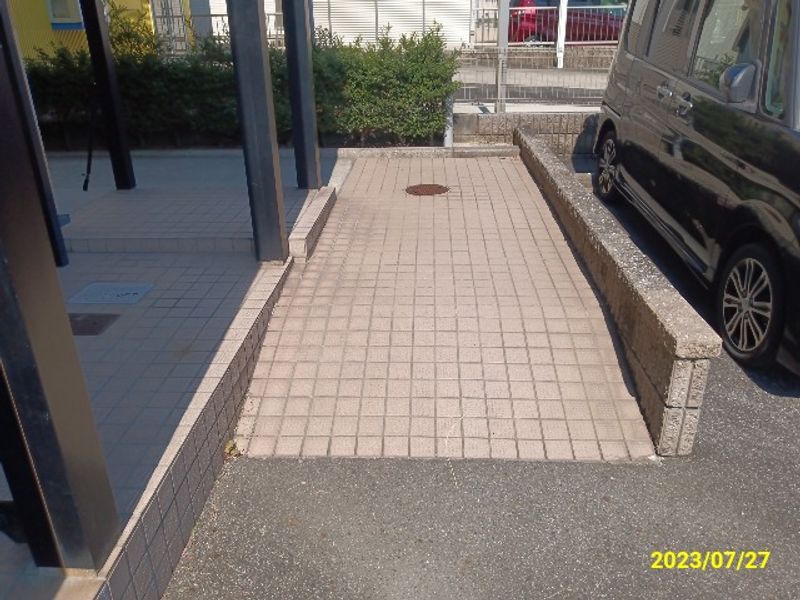 レオパレスねぶら エントランス
