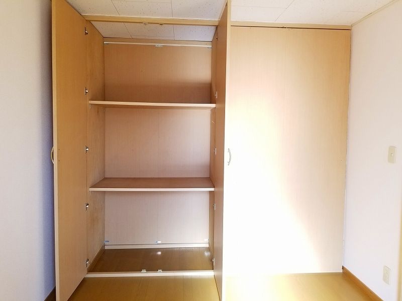 レオパレスＩＺＵＭＩ　Ⅰ 収納
