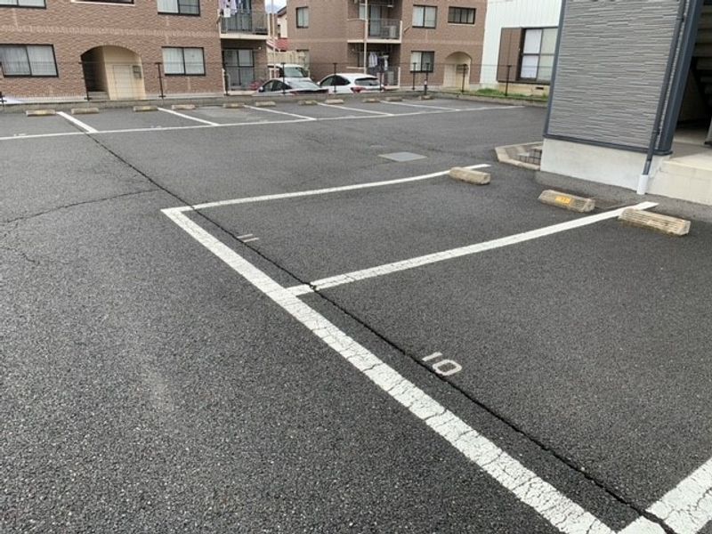 レオパレス美藤 駐車場