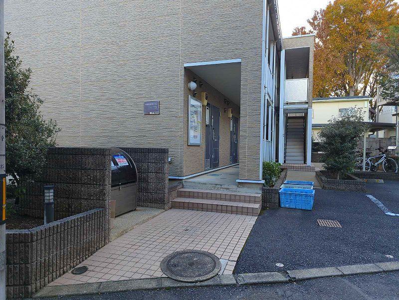 レオパレス文理台 エントランス