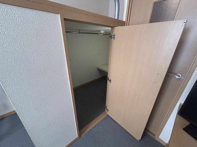 レオパレスニュートリノミラージ 収納