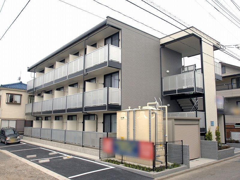 レオパレスエメラルドグリーン 外観