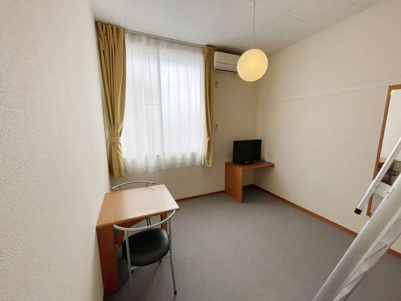 レオパレスグレイス豊栄 居間