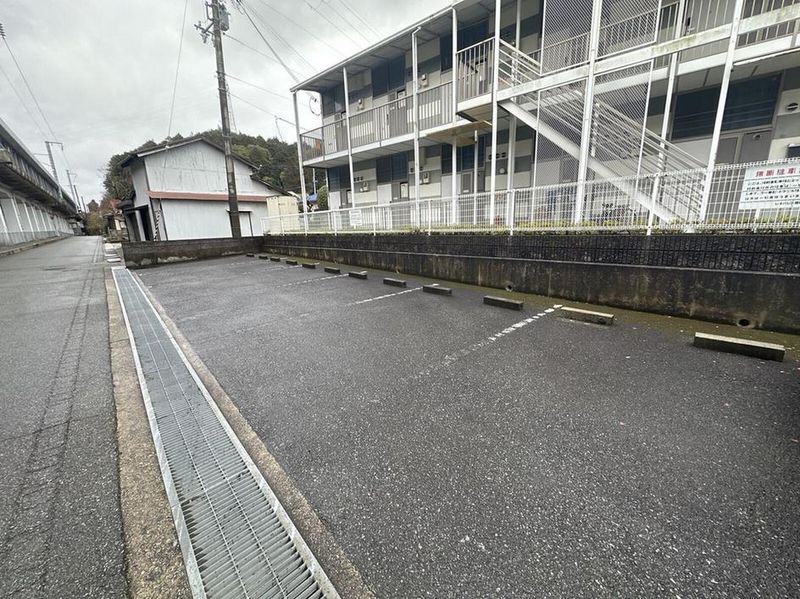 leopalace Heart Box S Parking lot