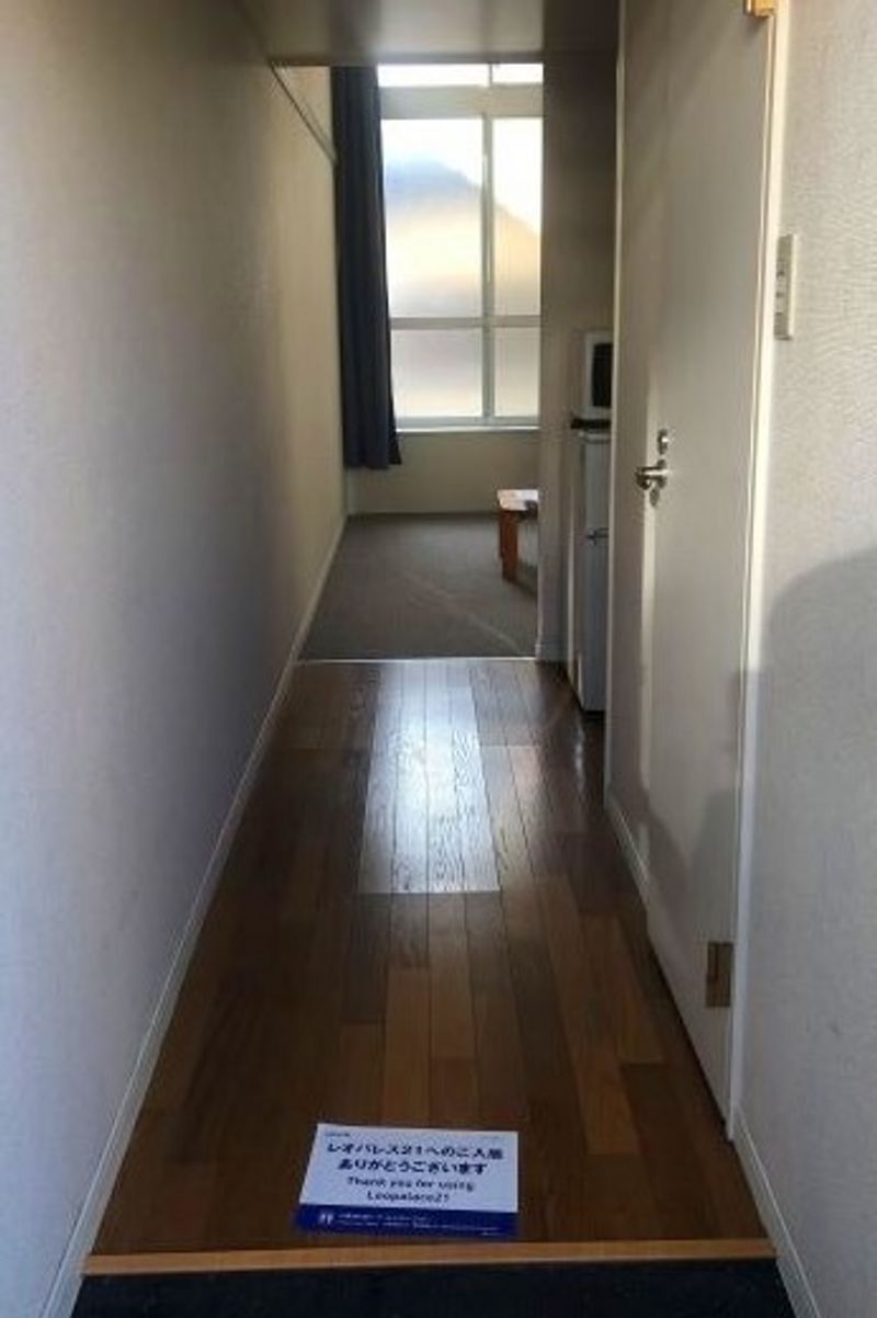 レオパレス蘇我 玄関