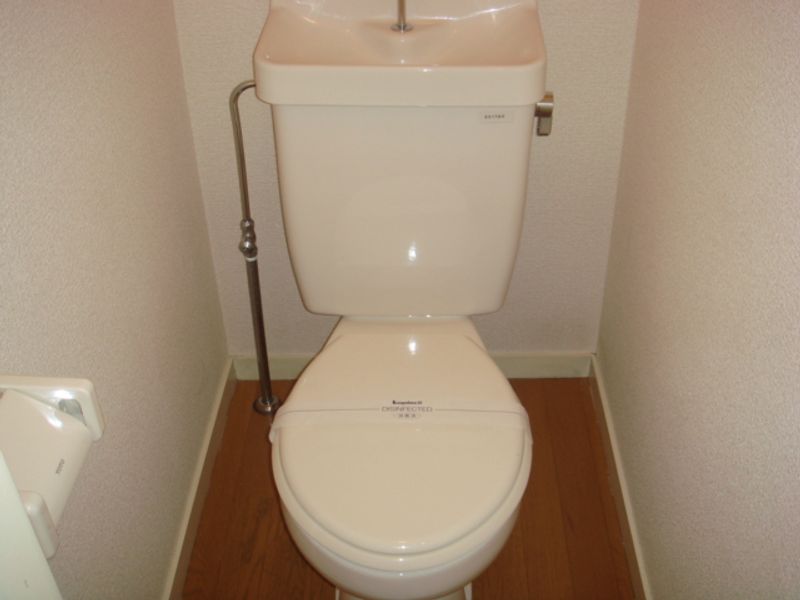 レオパレスチェリーブロッサムズ トイレ
