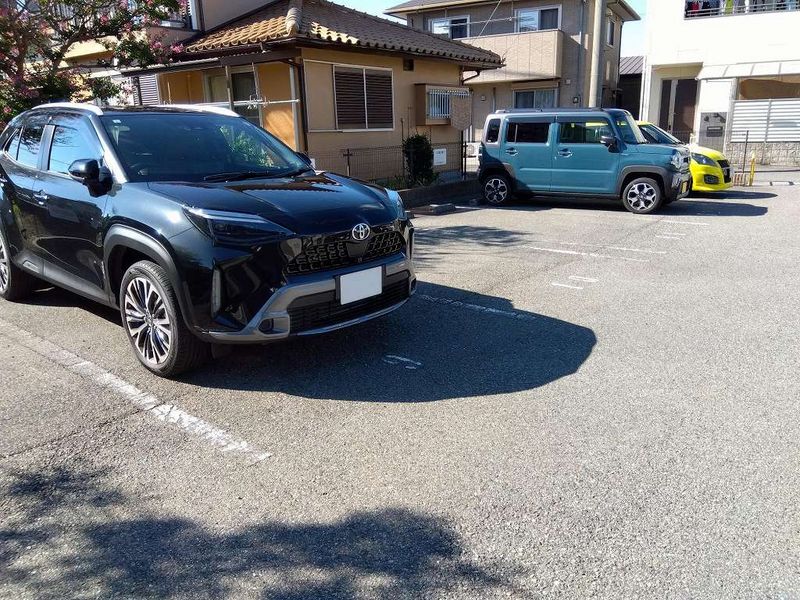 レオパレスグランプラージュ 駐車場