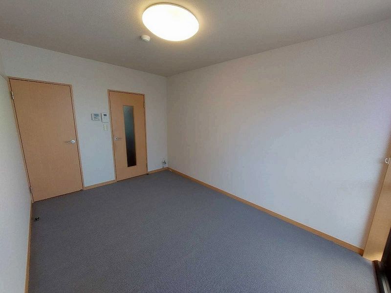 レオパレスゼルコヴァ 居間