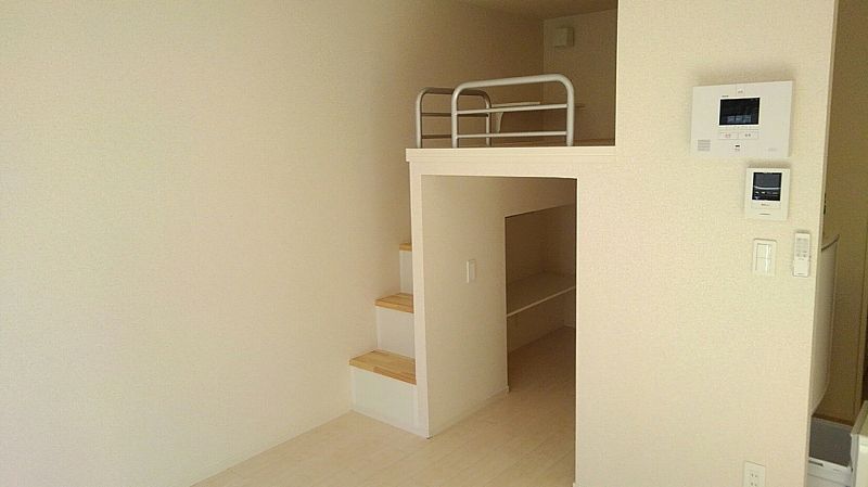 ミランダグリーン　ヒルズ 居間