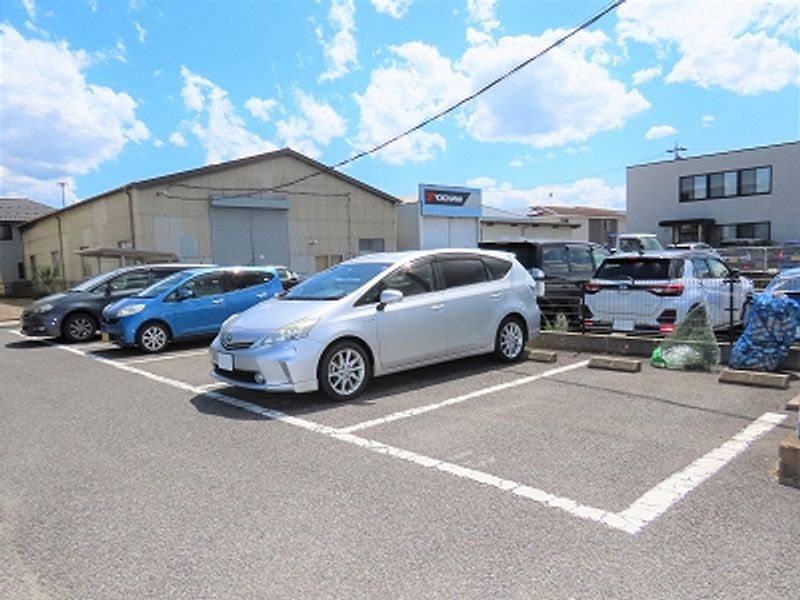 レオパレスカサブランカ 駐車場