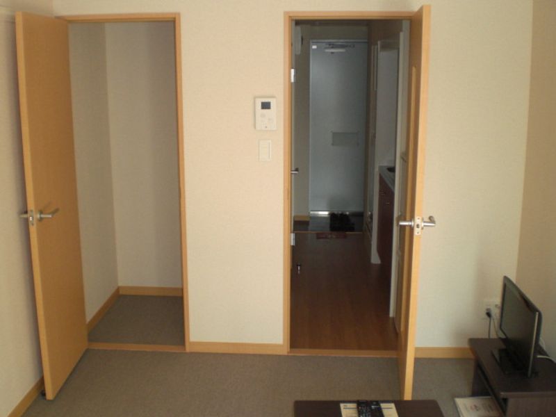 レオパレスラ　メイジュときわ台 居間