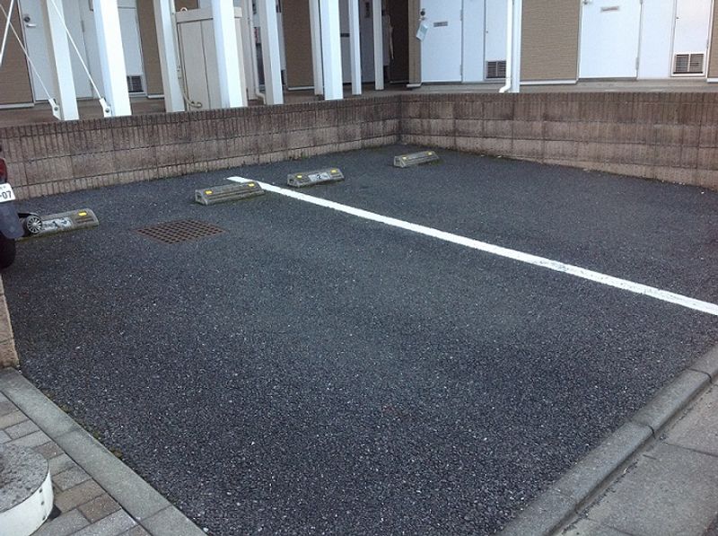 レオパレスクレエ 駐車場