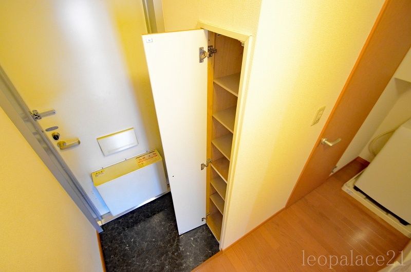 レオパレス小林 収納