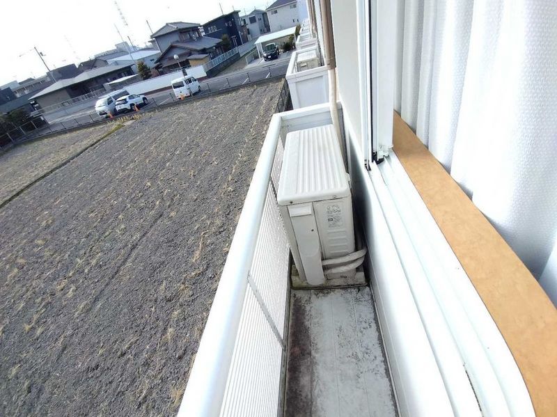 レオパレスＶｉｎｇｈｔＳｉｘ バルコニー