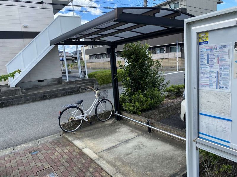 レオパレス三楽２００７ 駐車場